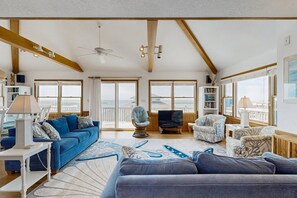 TV, DVD-spiller og bøker