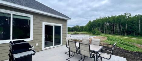 屋外ダイニングエリア