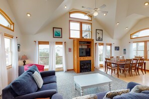 Smart-TV, peis, DVD-spiller og fotballspill