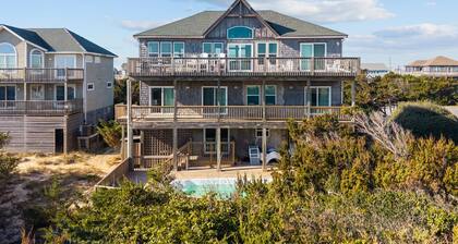 Oceanfront house with private pool, hot tub, & washer/dryer
