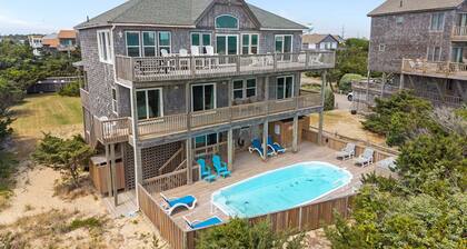 Oceanfront house with private pool, hot tub, & washer/dryer