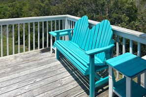 Property grounds - Sunset Sound Escape: Soundfront house, amazing sunset views (Avon)