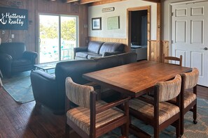 Interior - Sunset Sound Escape: Soundfront house, amazing sunset views (Avon)