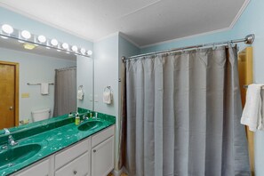 Shower, towels - Sand Dollar #13-HC: Oceanfront, Dog-Friendly, Private Hot Tub (Avon)