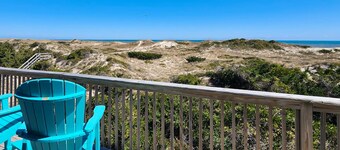 Sand Dollar #13-HC: Oceanfront, Dog-Friendly, Private Hot Tub