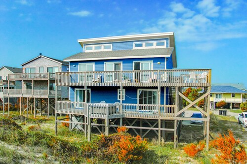 Sand Dollar #13-HC: Oceanfront, Dog-Friendly, Private Hot Tub