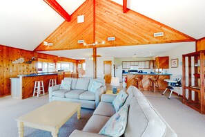 Televisión, reproductor de DVD, futbolito, mesa de ping pong