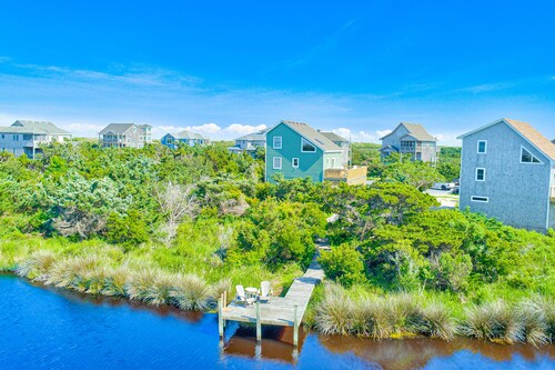 Askins Creek Cottage:Waterfront, Private Hot Tub, Kayaks