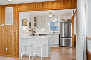 Fridge, microwave, oven, stovetop - Askins Creek Cottage:Waterfront, Private Hot Tub, Kayaks (Avon)