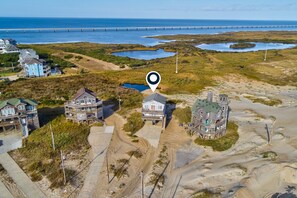 Beach nearby - Stunning dog-friendly coastal escape with decks, beach access, & amazing views (Rodanthe)
