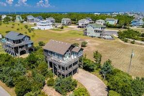 Exterior - Perfect semi-oceanfront Getaway with Full Kitchen, WIFI, and A/C | Dog-friendly (Waves)