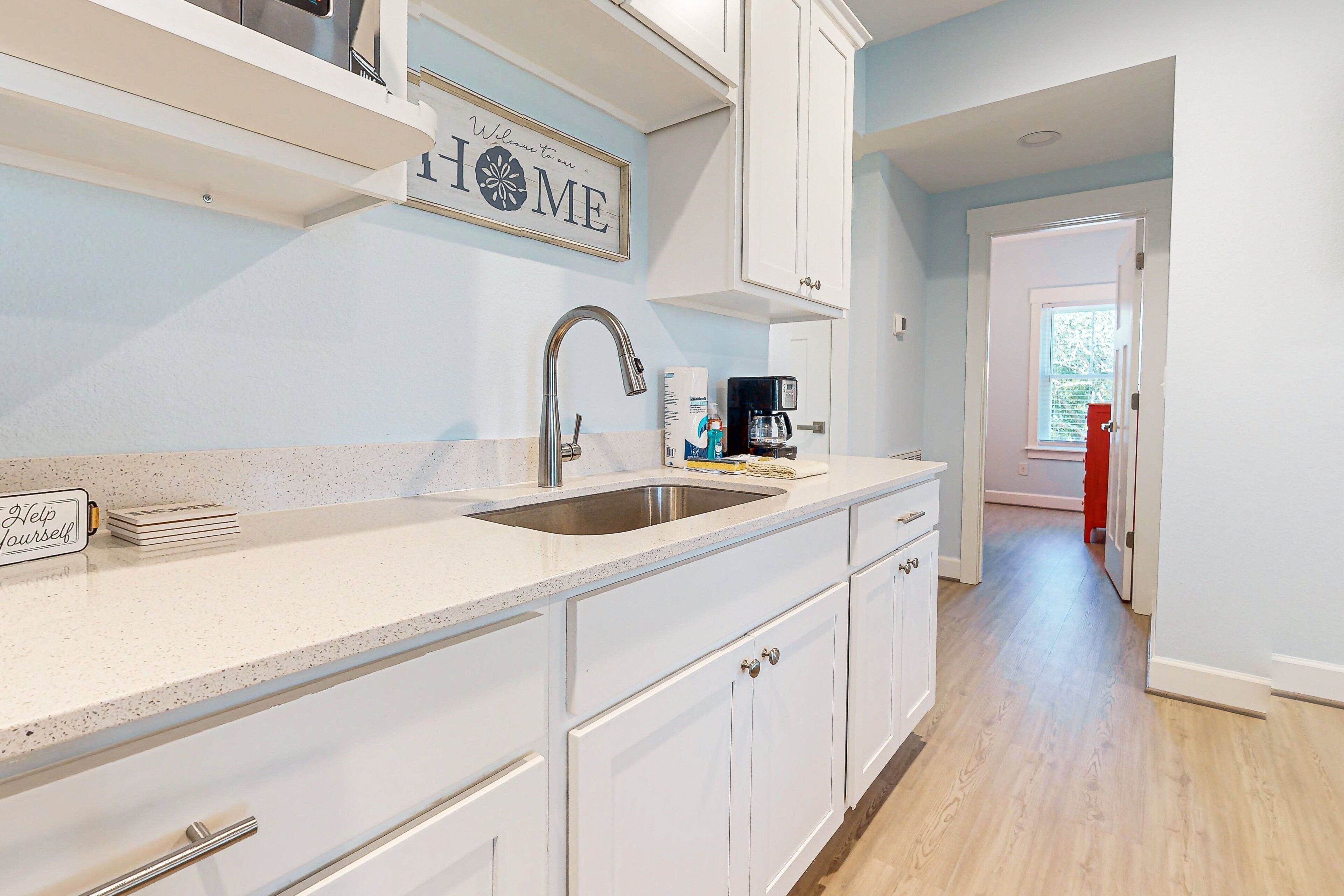 冰箱、微波炉、茶具/咖啡用具、烤面包机