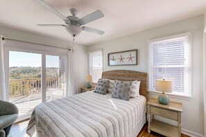 4 bedrooms, WiFi, bed sheets