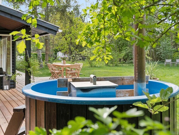 House | Outdoor dining