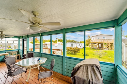 Dog-friendly home with gas grill, arcade machine, deck, & TV - close to ocean