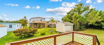 Dog-friendly home with gas grill, arcade machine, deck, & TV - close to ocean