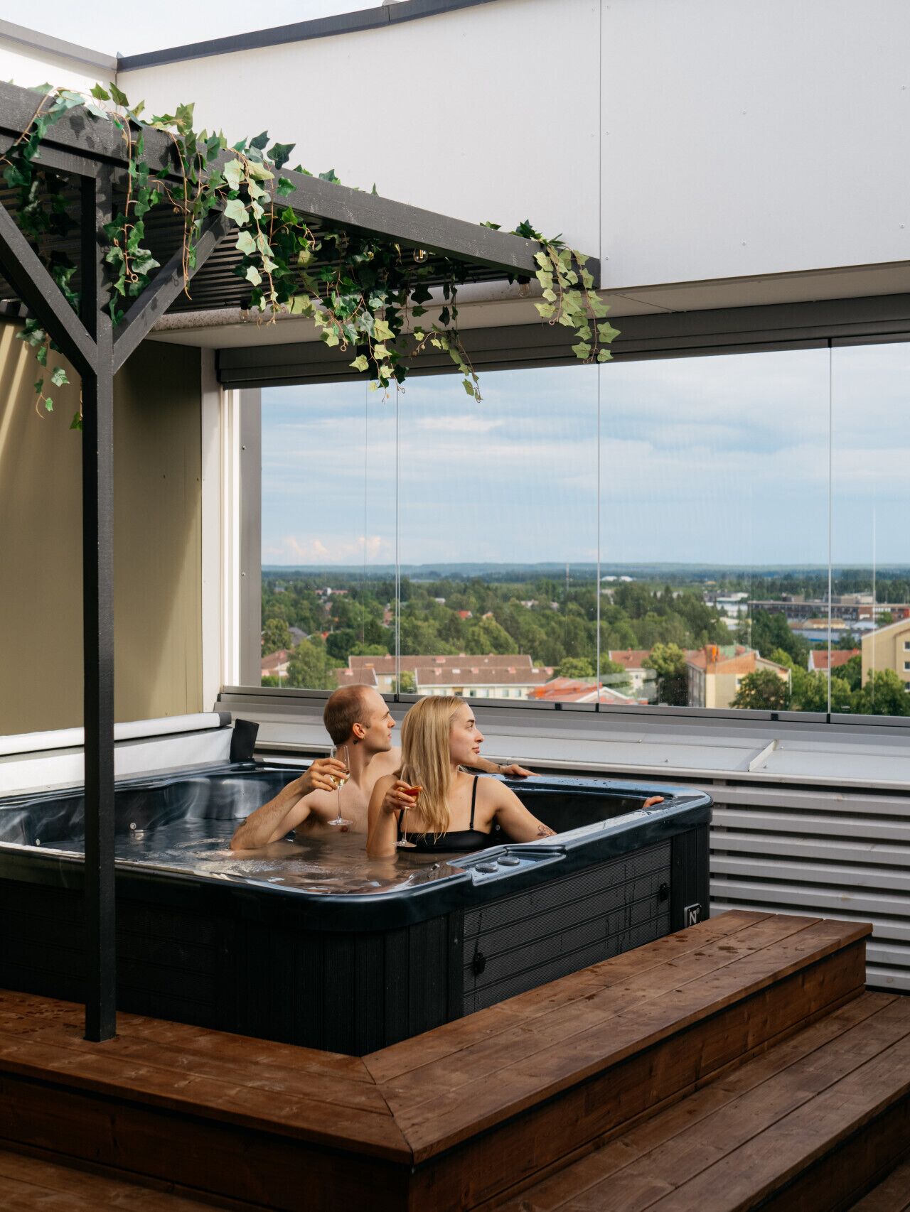 Outdoor spa tub