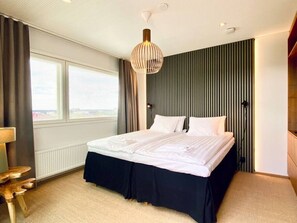 Desk, iron/ironing board, travel crib, WiFi - Prime penthouse central | jacuzzi and sauna (Pori)