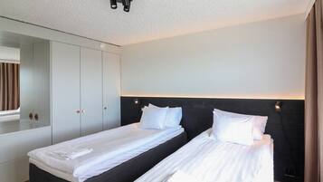 Desk, iron/ironing board, travel cot, WiFi