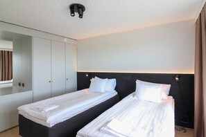 Desk, iron/ironing board, travel cot, WiFi - Prime penthouse central | jacuzzi and sauna (Pori)
