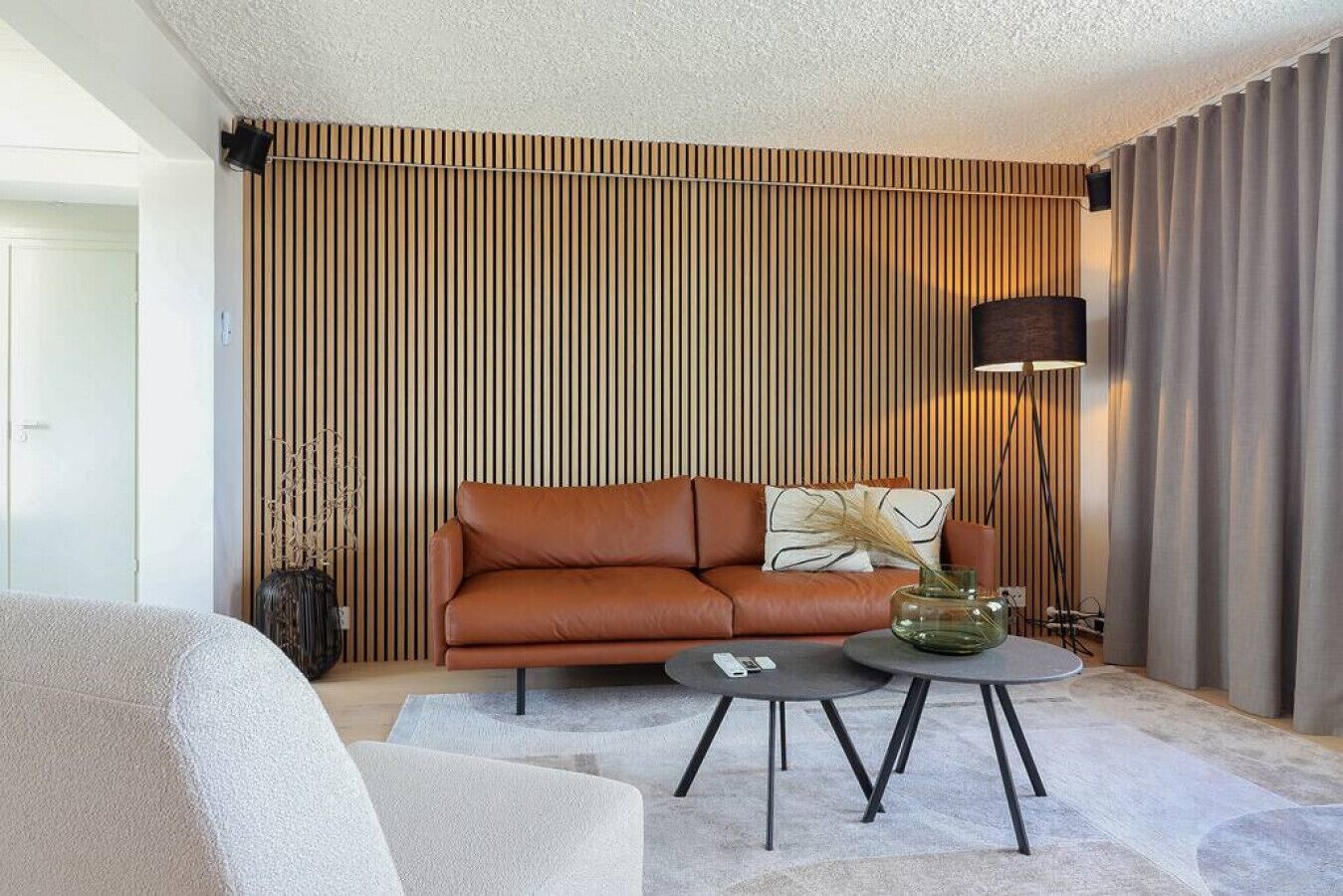 TV, fireplace, stereo