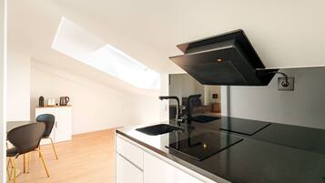 Fridge, microwave, coffee/tea maker, high chair