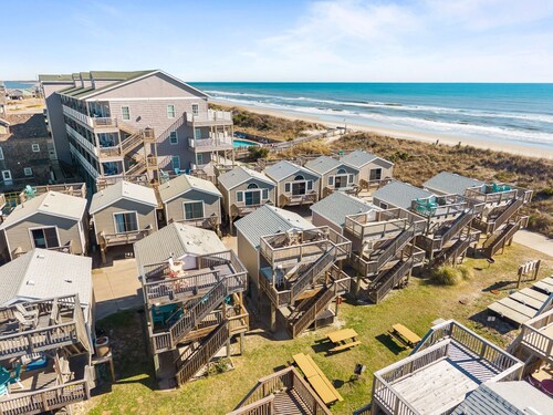 Beautiful Condo w/ Central AC, Ocean View, Shared Pool, & Free WiFi