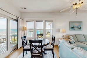 Télévision, lecteur de DVD, chaîne hi-fi