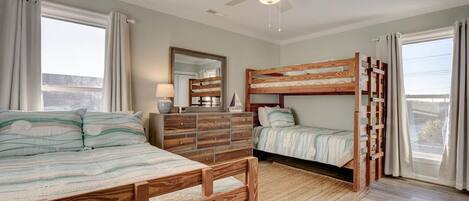 4 bedrooms, iron/ironing board, free WiFi, bed sheets