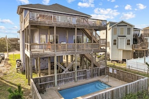 المنشأة من الخارج