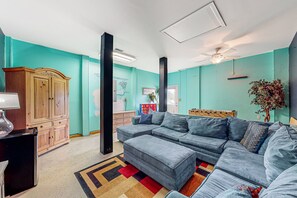 تلفزيون، مشغل دي في دي، كرة قدم الطاولة