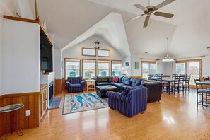 Smart-TV og DVD-spiller