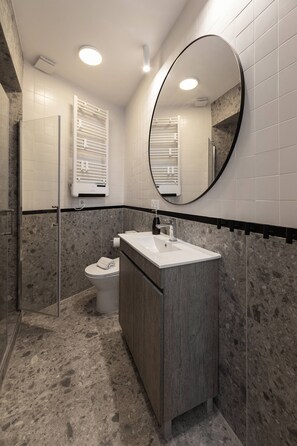 Hair dryer, towels