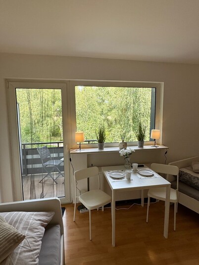Sunny CityNest apartment with balcony and excellent transport connections