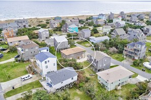 Exterior - Charming oceanside beach cottage - short walk to private beach access & marinas (Hatteras)