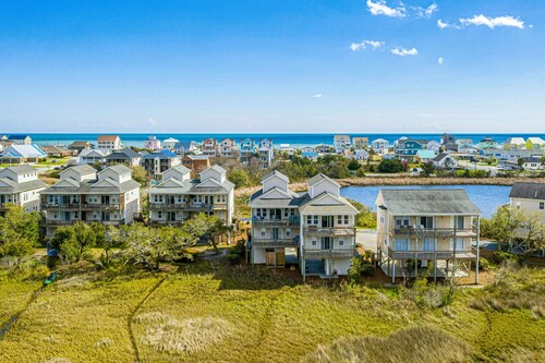 Sound-front home with water activities and close beach access and dog-friendly