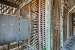 المنطقة المحيطة بالمنشأة