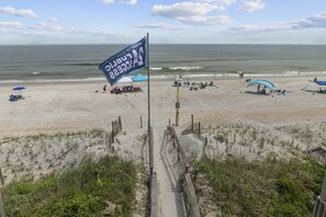 Beach nearby - Stunning water view home with viewing decks, close to beach and attractions (Surf City)