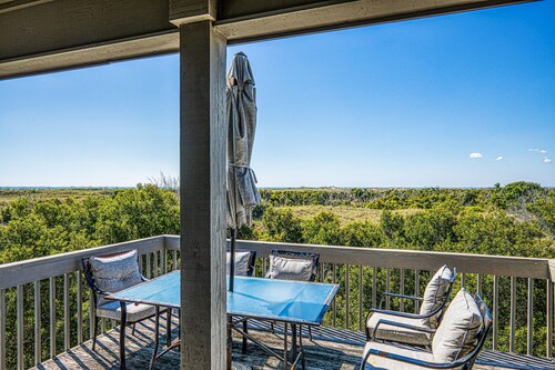 Ocean and waterway-view duplex - pool, beach access, washer/dryer, central AC