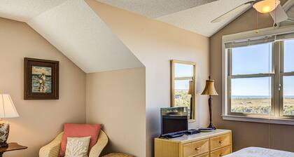 Ocean and waterway-view duplex - pool, beach access, washer/dryer, central AC