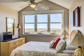 2 bedrooms, free WiFi, bed sheets - Ocean and waterway-view duplex - pool, beach access, washer/dryer, central AC (Topsail Beach)