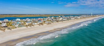 Dog-friendly home with ocean views, beach access, washer/dryer & central AC