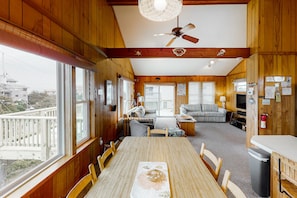 TV, DVD-spiller og bøker