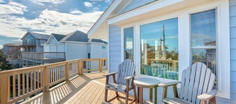 4 bedroom house w/ shared pool, AC, ocean view, WiFi