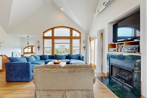 TV, foosball, stereo - Beach home with private hot tub, pool, sound view & game room - dog-friendly (Waves)