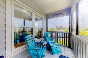 Property grounds - Compass Rose | Townhouse in Topsail Beach with balcony, central AC, & W/D (Topsail Beach)