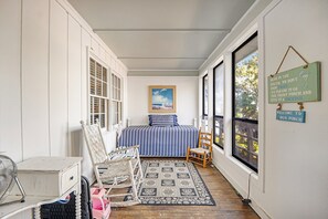 6 soverom, strykejern/-brett, internettilgang og sengetøy