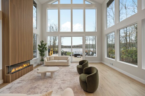 Lakefront Paradise w/Pool, Hot Tub, Sauna & Kayaks