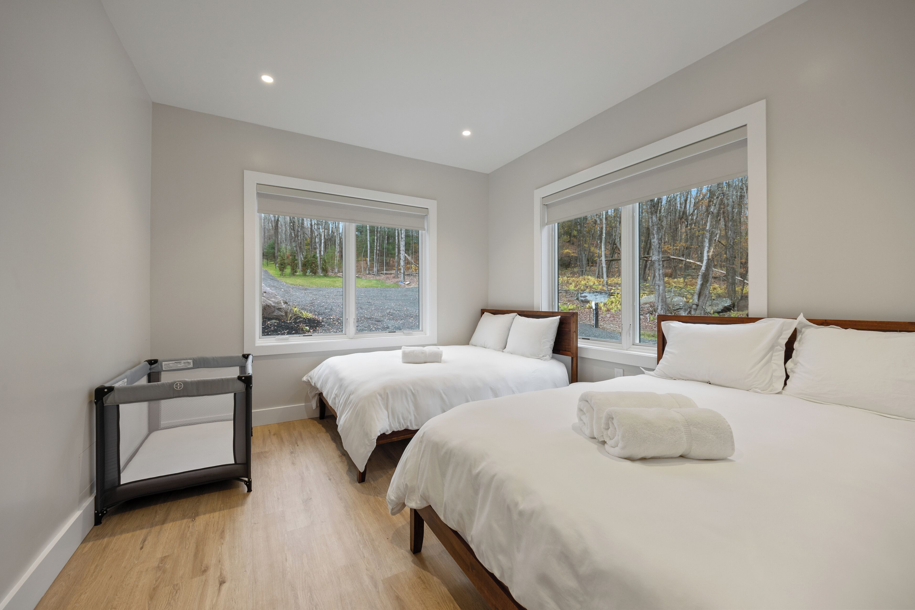 8 chambres, lit parapluie, Wi-Fi gratuit, draps fournis