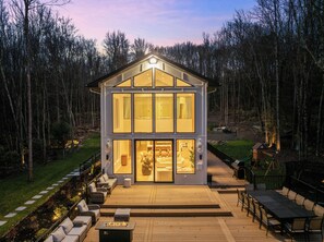 تناول الطعام بالخارج